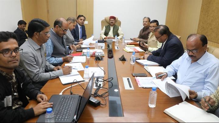 वोकल फॉर लोकल के तहत खादी एवं हस्तशिल्प उत्पादों का व्यापक स्तर पर करें मार्केटिंग- राज्यमंत्री श्री जायसवाल
